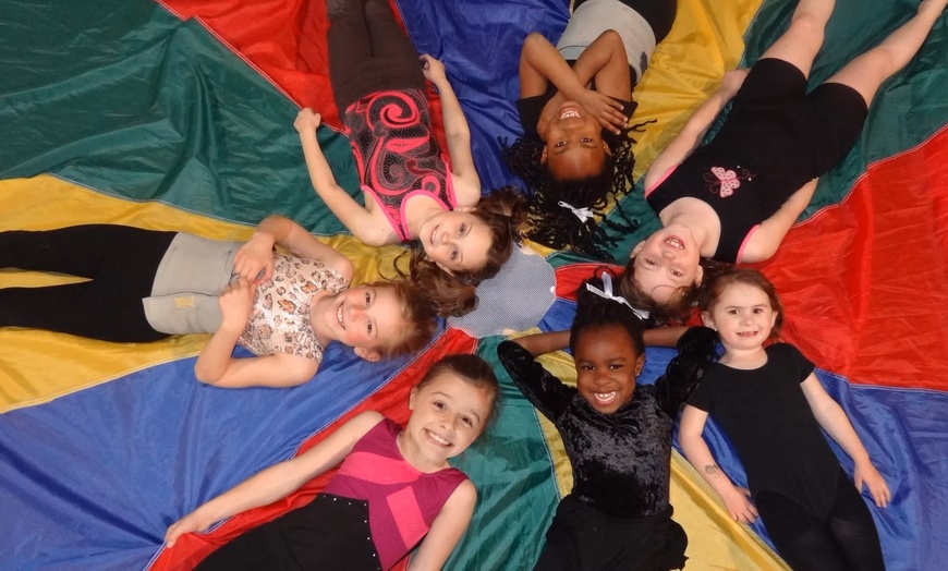 Image 2: Let Kids Bounce with Open Gym Classes for 1 Child, 2, 3 or 4 Kids 