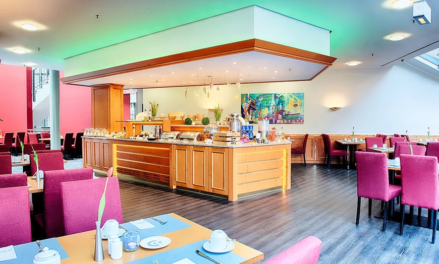 Image 3: Frühstücksbuffet inkl. 1 Glas Sekt für 2 oder 4 Personen