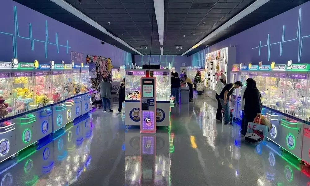 Largest Claw Machine in America - Arcade Credits