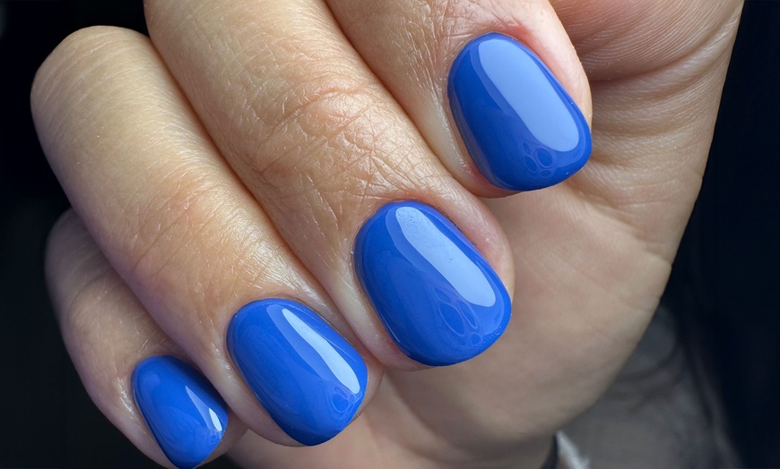 Image 5: Manicura, pedicura o manipedicura con esmaltado a elegir para 1 