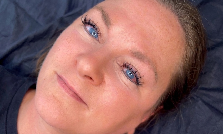 Image 6: Classic, Hybrid, or Volume Eyelash Extensions w/w/o Two Week Fill