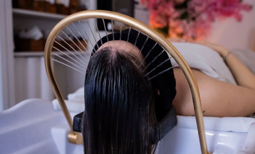 Image 2: Luxury Head Spa Packages for One, Couples, or Groups of 4