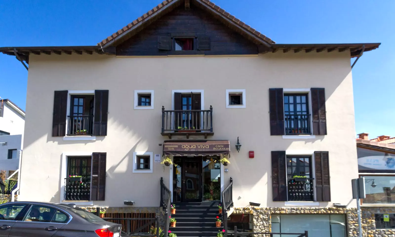 Hidromasaje privado con bombones y cava para 2 con opción a habitación