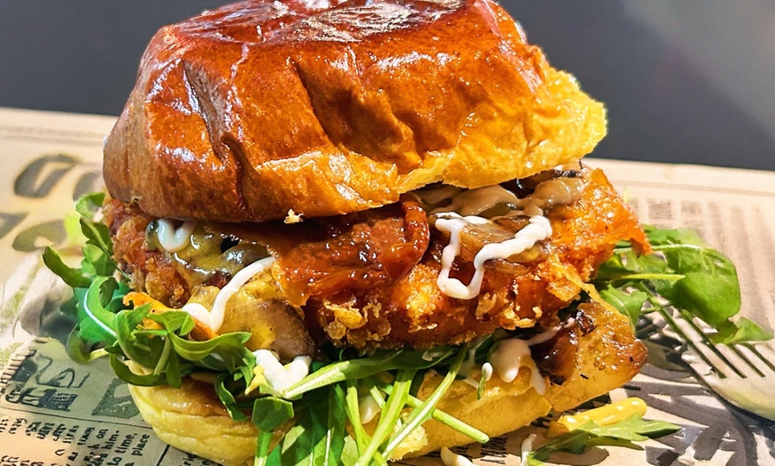 Image 9: Menú de hamburguesas para 2 personas con opción a postre