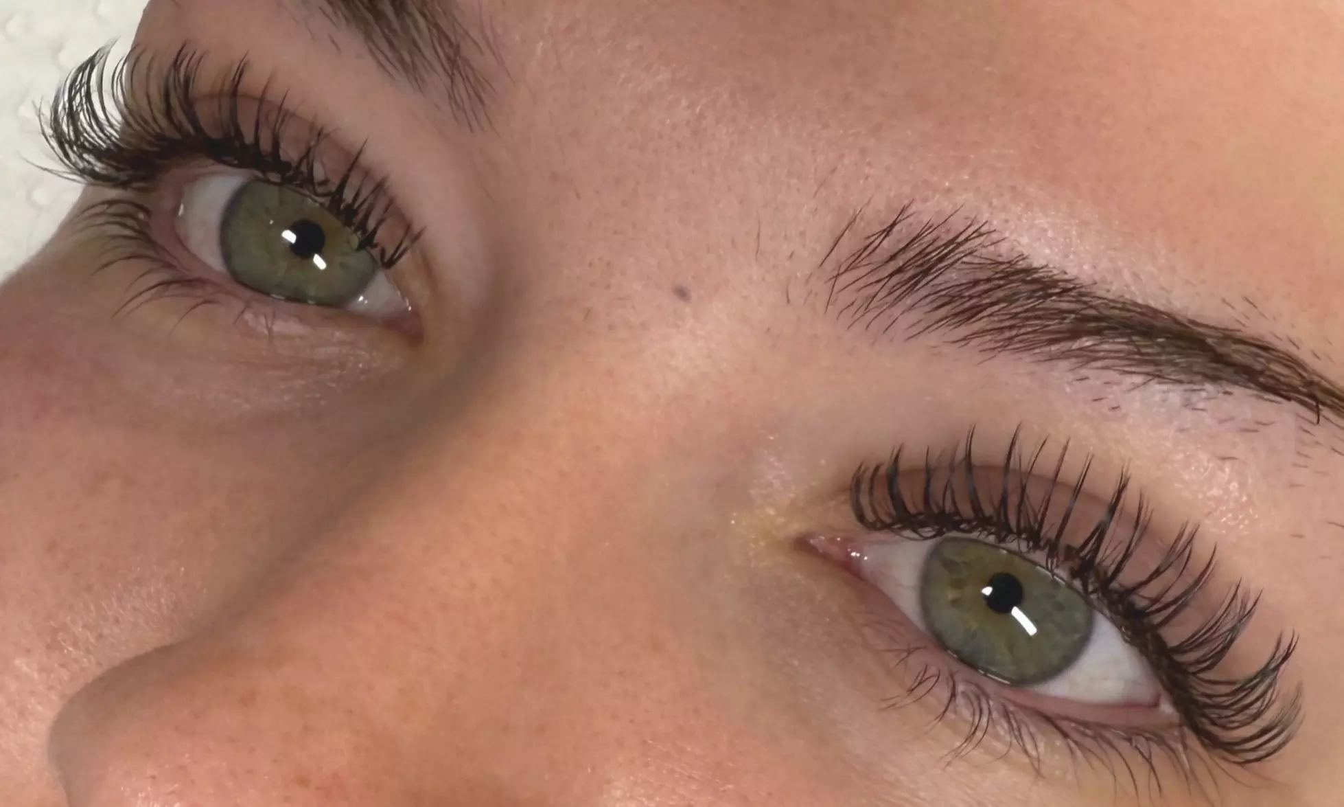 Classic, Deluxe, Hybrid, Wispie, Volume, or Queen Eyelash Extensions