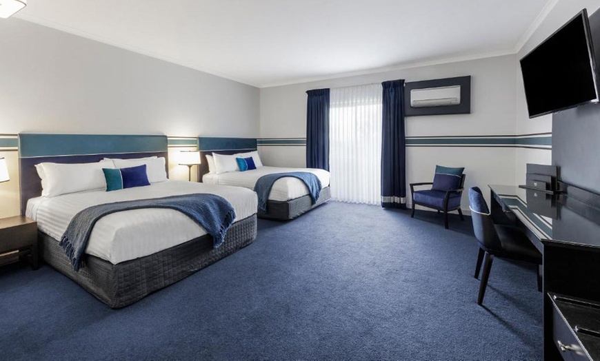 Image 3: Stylish Canberra stay for two at Ramada Diplomat + breakfast & parking