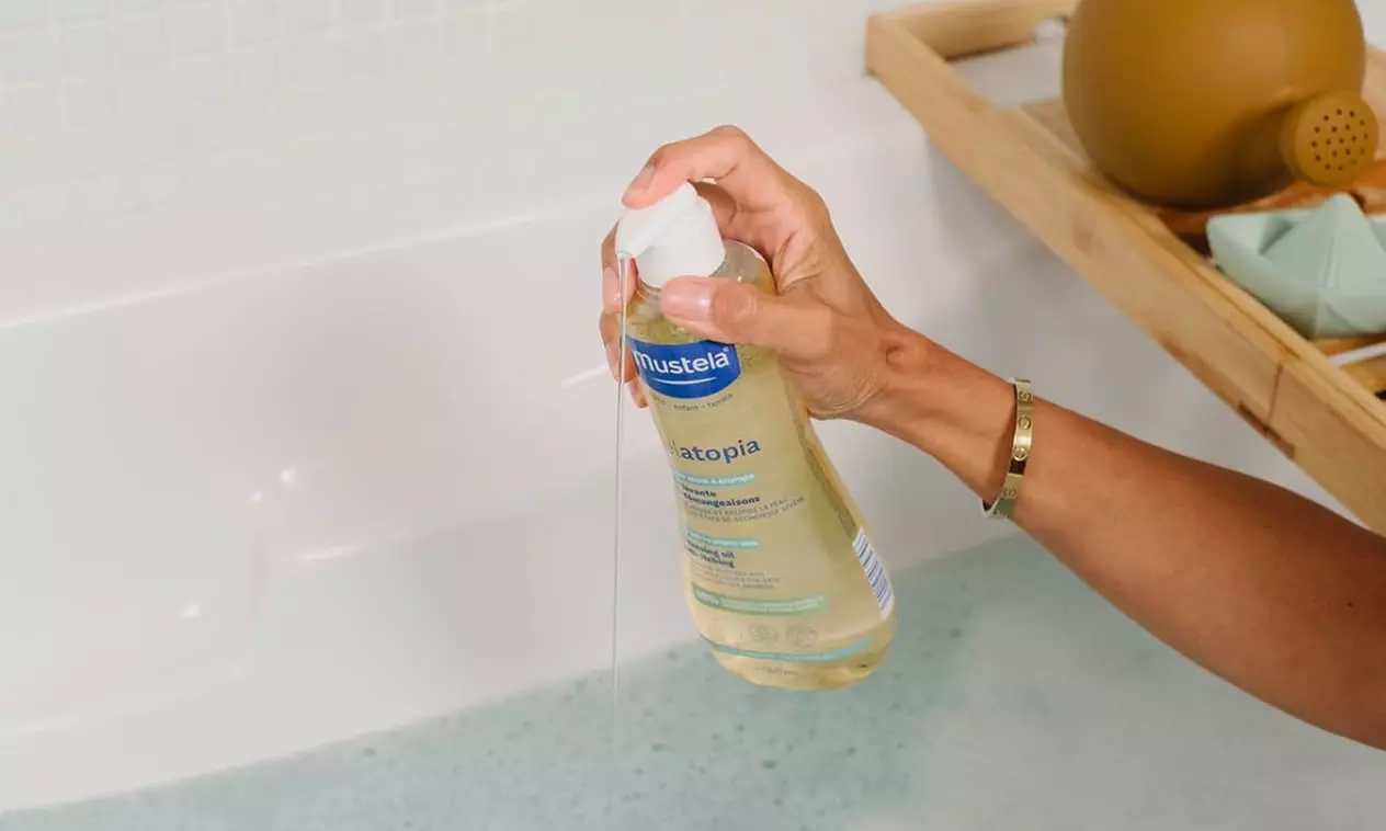 Mustela Baby Cleansing Oil, 500ml - Primary Image