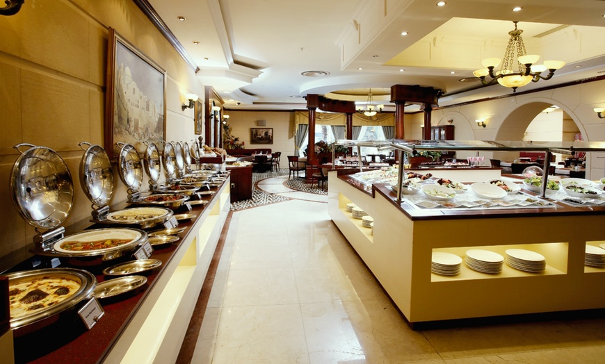 Image 3: Enjoy a Lavish Iftar Buffet for 1, 2, or 4 at a 5* Dubai Hotel