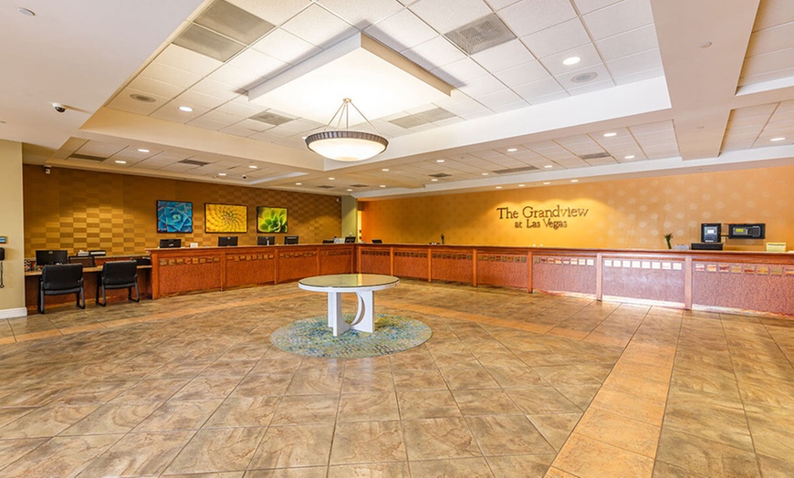 Image 4: Relax, unwind, and enjoy easy access to the Las Vegas Strip