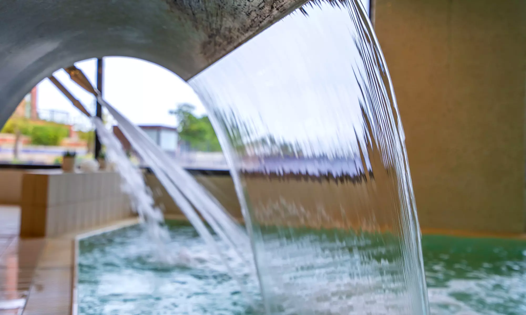 Bienestar de lujo: spa para 2 con opción a masaje y menú en resort 4*