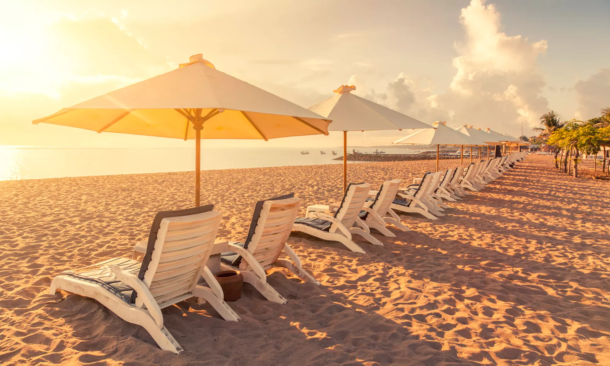 ✈ 10-Day Tour of Bangkok, Pattaya & Bali with Air from Intertrips 