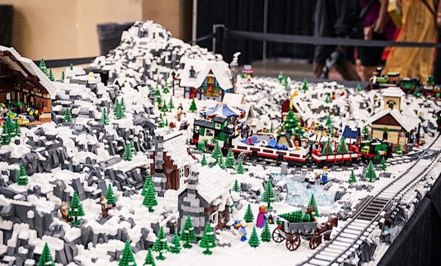 Image 5: Up to 30% Off Nashville's Ultimate LEGO® Fan Convention