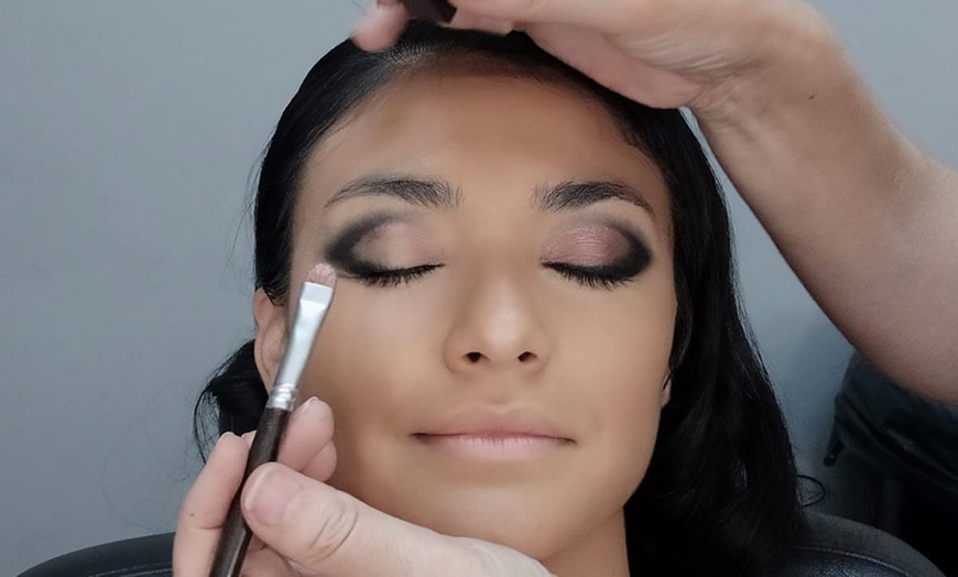 Image 13: Maquillaje y peluquería a domicilio para eventos o para novia