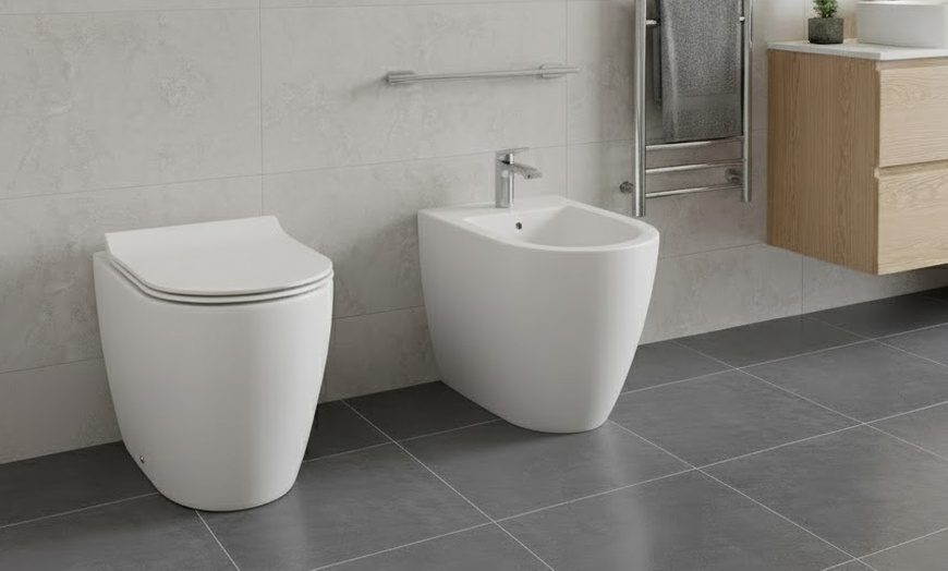 Image 11: Set di sanitari filomuro