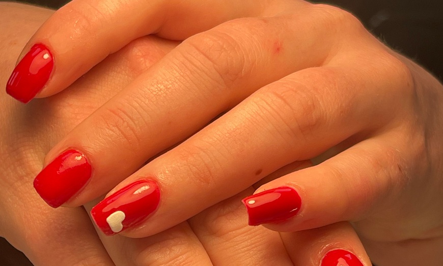 Image 11: Verwenmoment voor handen en voeten met verzorgende behandelingen