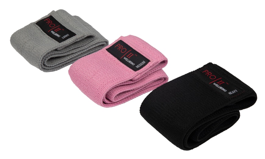 Image 4: Pro 11 Wellbeing Three Pack of Glute Bands with Carry Pack