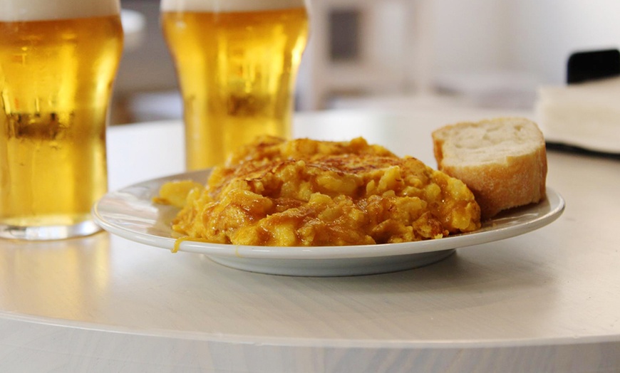 Image 9: Tapeo que te veo: croquetas, tortilla y bebidas para 2 personas