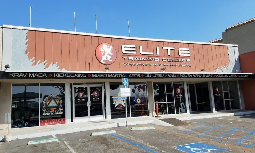 Image 2: Try Muay Thai Kickboxing with Flexible Class Options