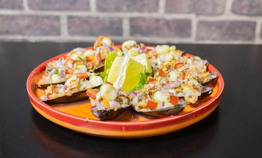 Image 3: Menú para 2 o 4 personas con entrantes, principales, postre y bebida