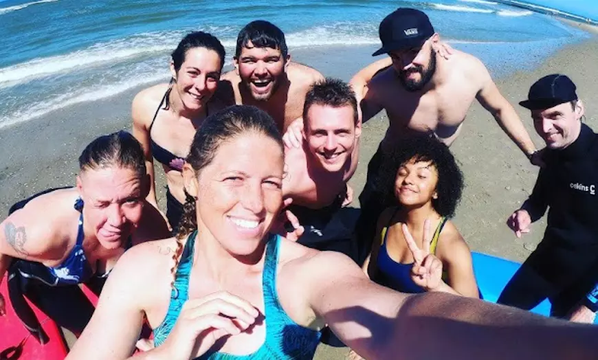 Image 2: Rust en rollende golven: Surf & Yoga in Scheveningen of Texel