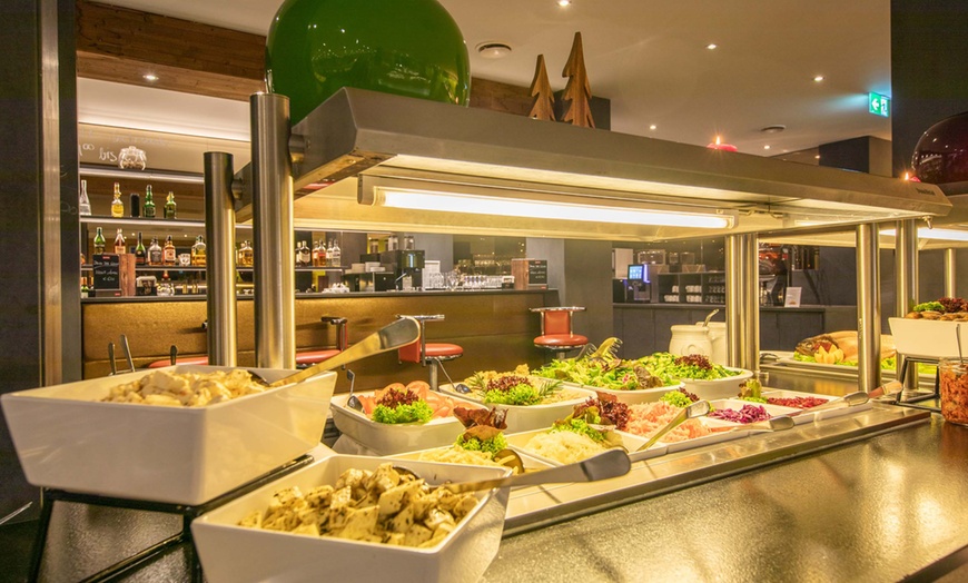 Image 14: Jena: Doppelzimmer mit All Inclusive und Badminton