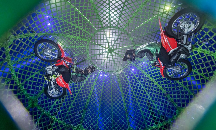 Image 9: Magie, rires et frissons : "Noël en Folie" par Nicolas Bouglione