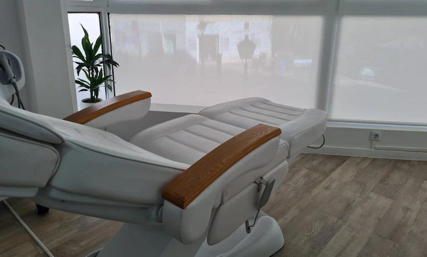 Image 4: Tratamiento facial reafirmante antiarrugas inyectado en 3 zonas 