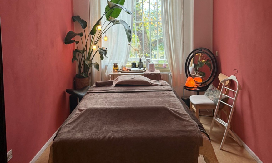 Image 1: Massage naar Keuze: Ontspanning, Deep Tissue of Ayurvedisch 35-90 min