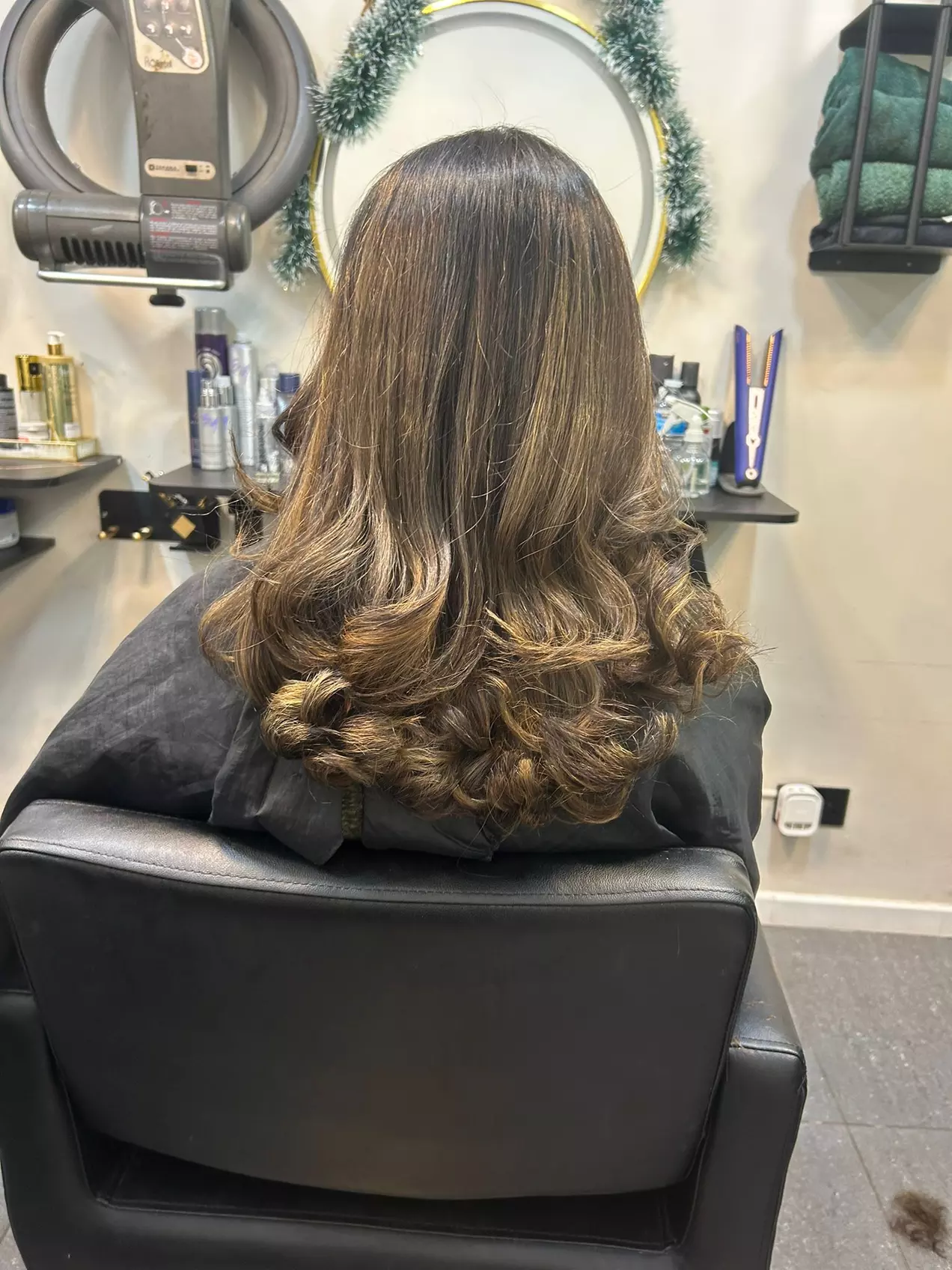 15-Min Indian Head Massage with Wash & Blow Dry for Calm & Refinement