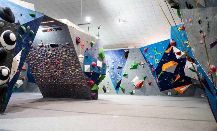 Image 20: Escalada libre o en familia con material y 1 h de profesor incluido