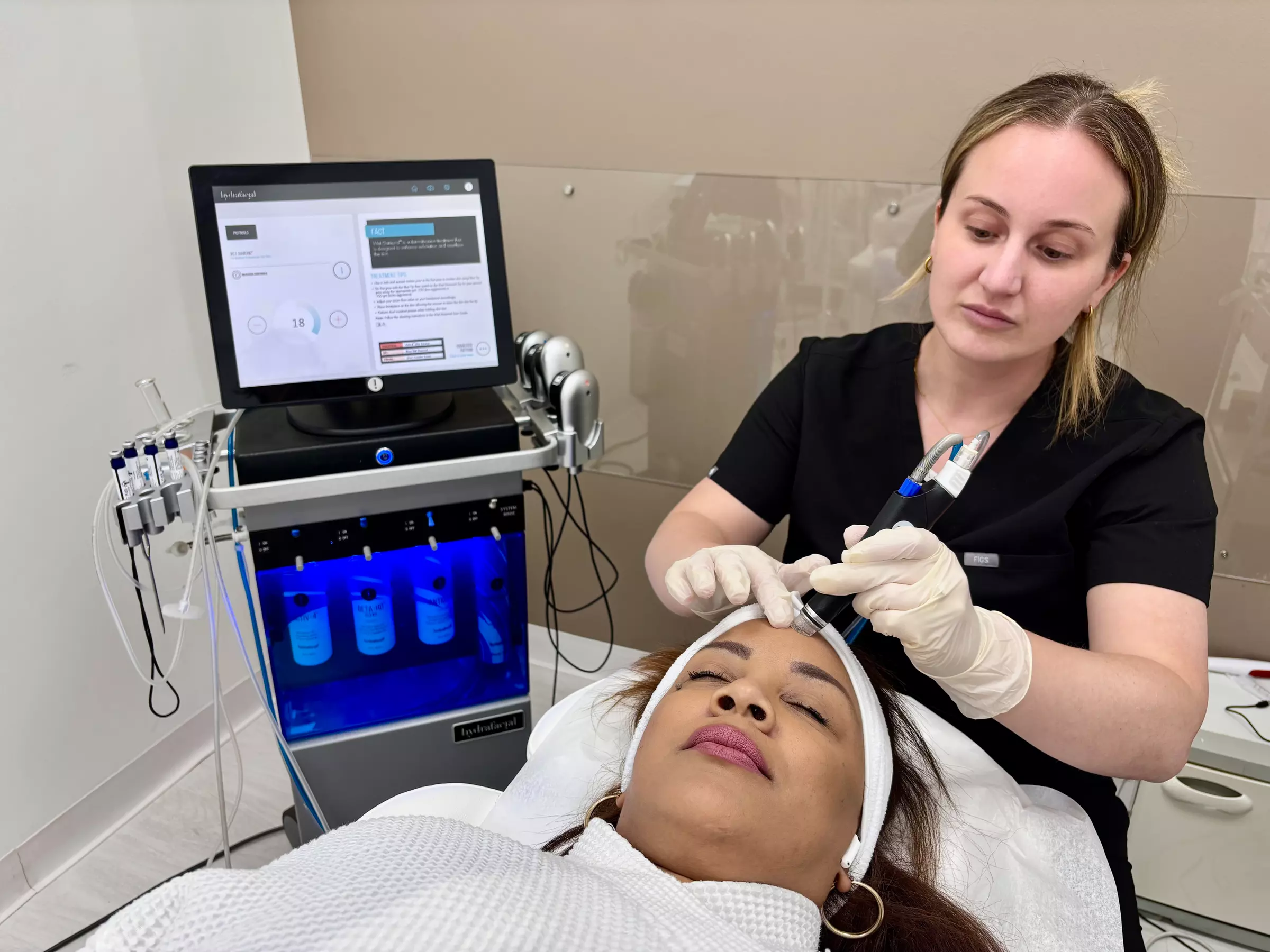 Get HydraFacial MD and LED Therapy or Diamond Glow Facial Sessions!