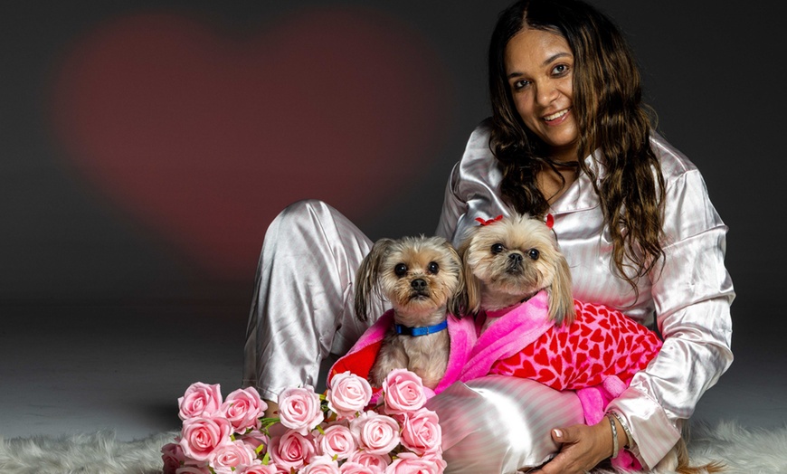 Image 1: Create Lasting Memories with 15 or 45-Minute Fur Baby Mini Shoot