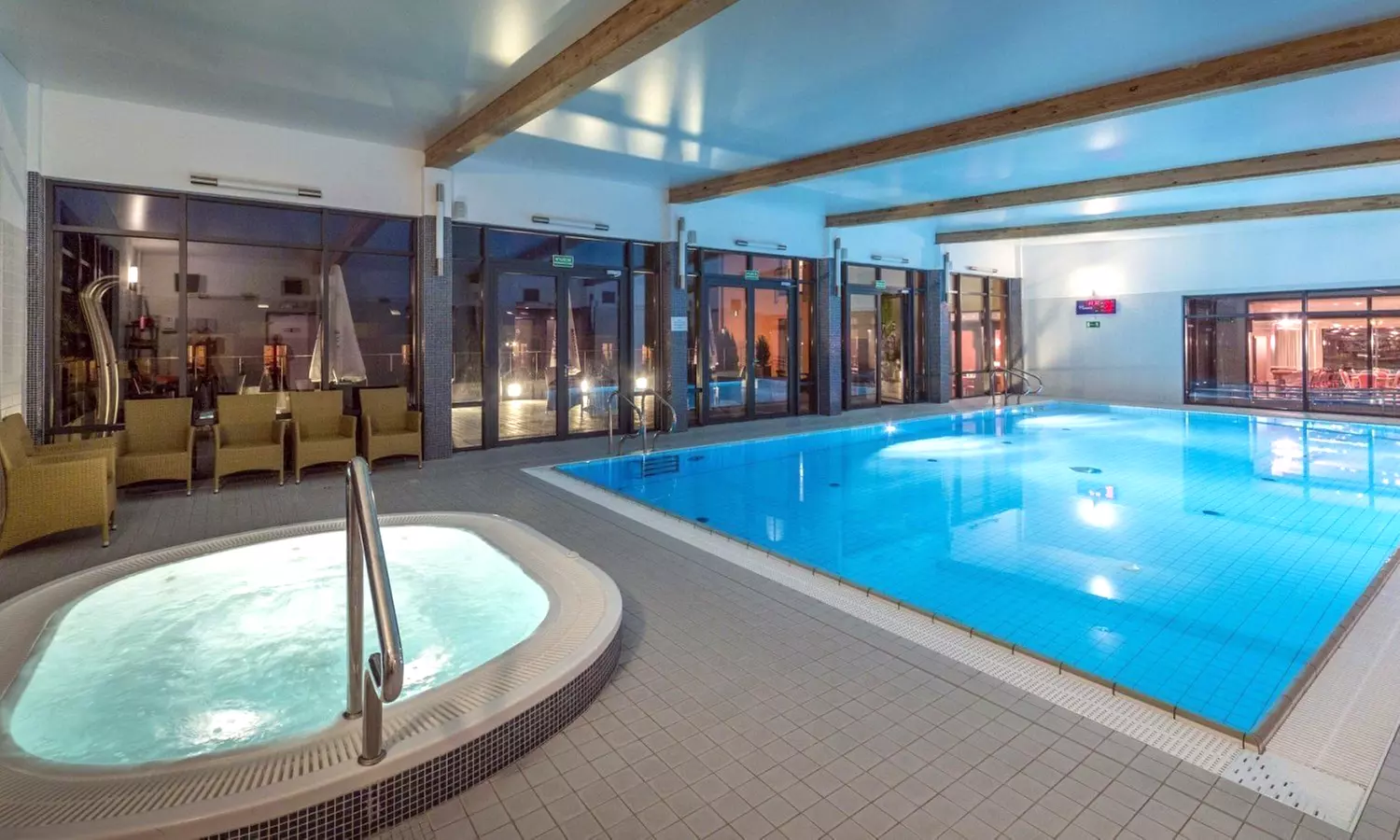 Wybrzeże: pokój dla 2 osób ze śniadaniami lub wyżywieniem HB i sauną