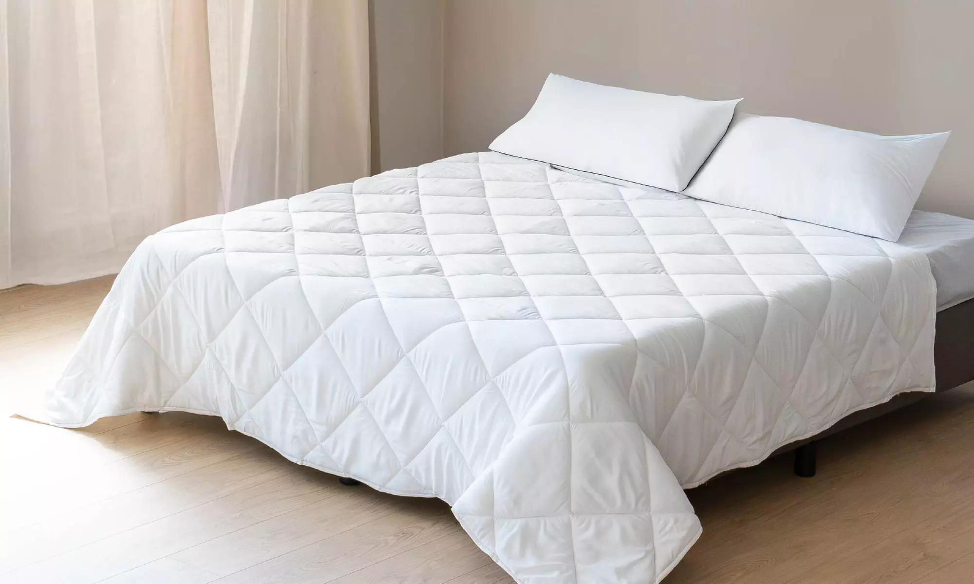 Gesteppte Mikrofaser-Bettdecke für Herbst und Winter