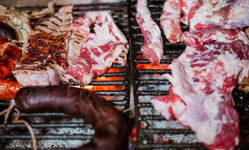 Image 7: Menú degustación con platos a compartir, postre y bebida para 2 o 4 