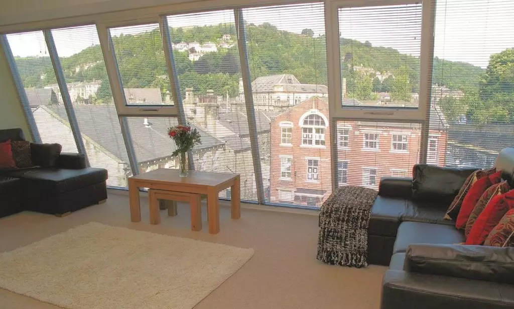 West Yorkshire, Hebden Bridge: 4* Apartment Stay with Breakfast & Prosecco