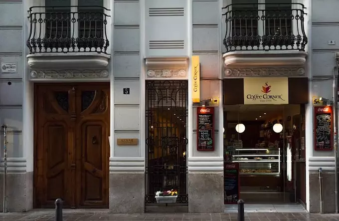 Brunch o merienda  para 2 o 4 con platos dulces, salados y bebidas