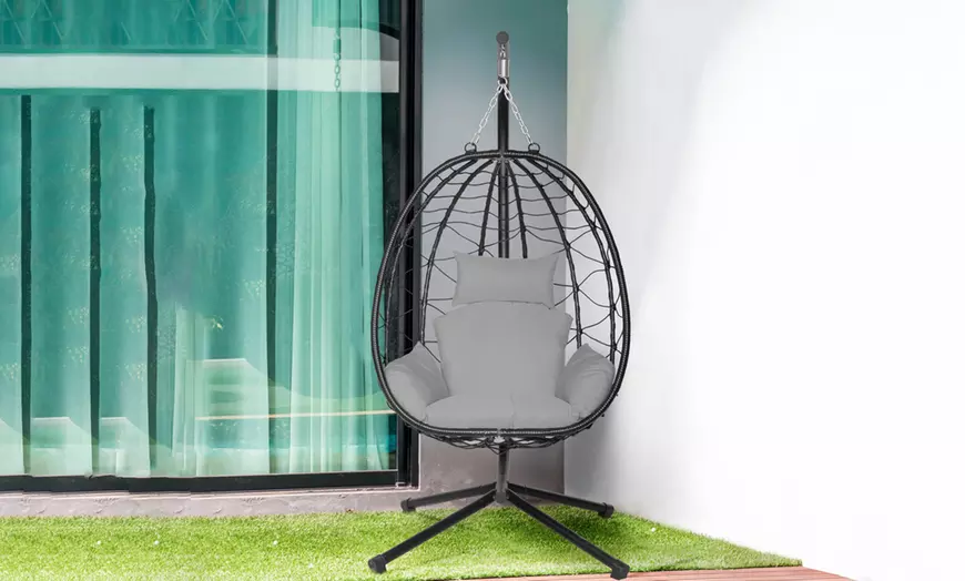Image 4: Swinging Rattan-Effect Egg Chair