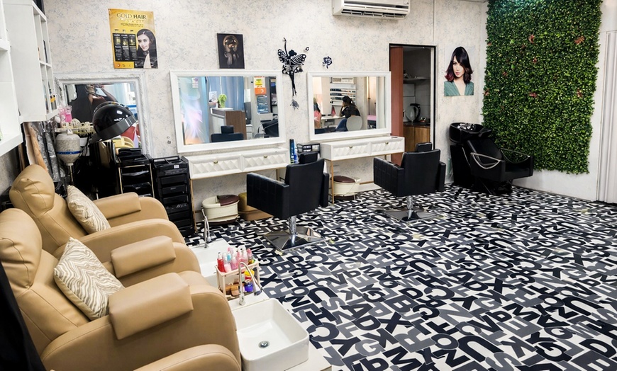 Image 2: Expert Hair Care & Styling Packages for a Refreshed Look