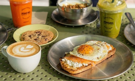 Para 2: Menú healthy brunch con 2 bebidas, 2 smoothies, 2 tostadas y 2 postres - Pomona Club
