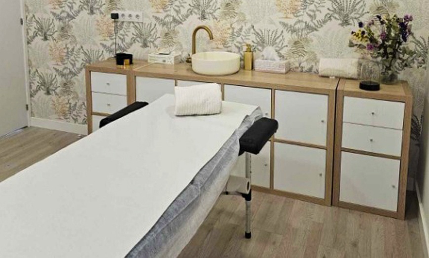 Image 2: Masaje relajante de 30, 45 o 60 minutos para 1 persona