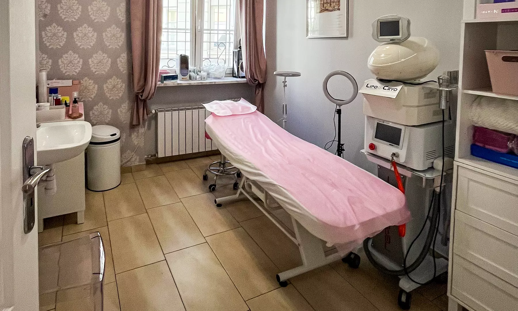 Oczyszczanie wodorowe twarzy z eksfoliacją kwasami lub maską – 1, 2 lub 3 zabiegi w Skinlab (do -82%) - Second Medium