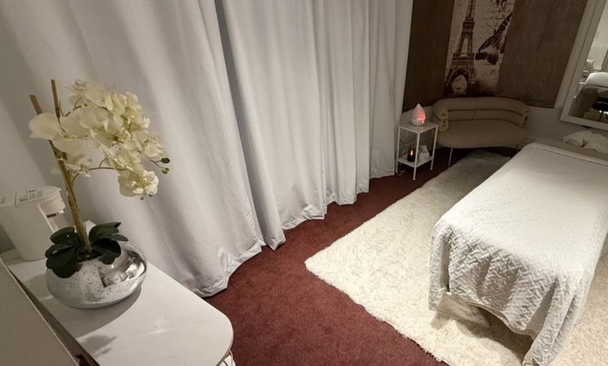 Image 2: Up to 42% Off on Deep Tissue Massage at Beauté Body Bar