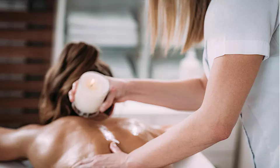 Marche: soggiorno con colazione, mezza pensione, grotte o massaggio