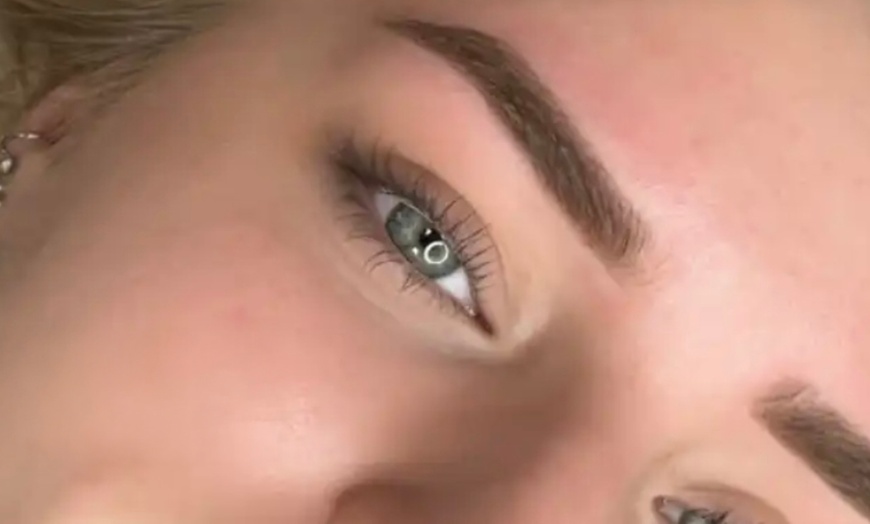 Image 4: Langdurige beauty-upgrades voor je wenkbrauwen, wimpers of lippen