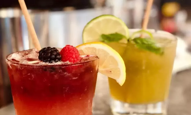 Menu classique avec entrée, plat et dessert au choix au Mélice