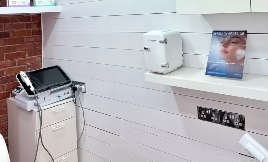 Image 3: Deep Cleanse, Hydrate & Glow with One or Three HydraFacials 