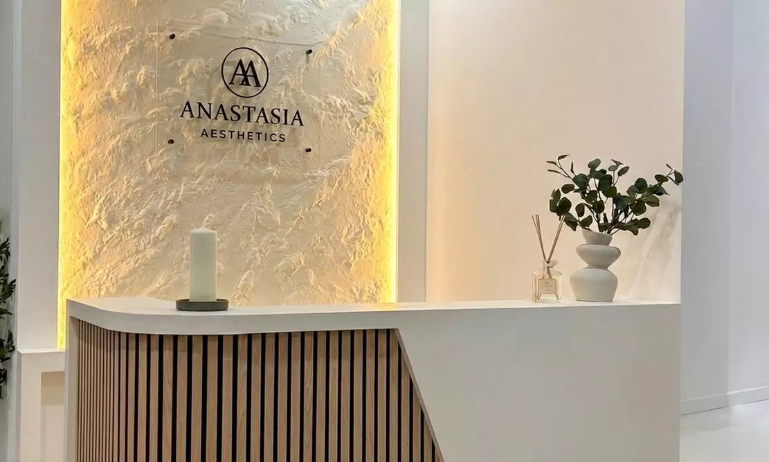 Kosmetische Fußpflege mit Fußbad, Nagellack/Shellac und Fuß-Massage