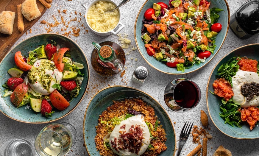 Image 12: Menú italiano de cena para 2 o 4 con pasta o pizza, postre y bebidas