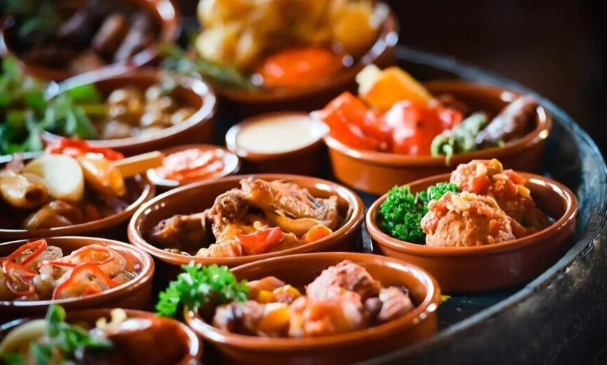 Image 24: Menú de cocina al grill para 2 o 4 con entrante, postre y bebida